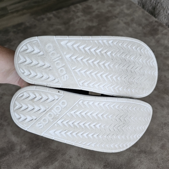 Adidas Adilette Sandal - Picture 5 of 7